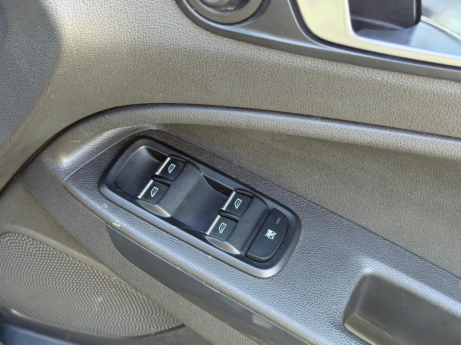 Used Ford Ecosport for sale - 78057975: Photo 16