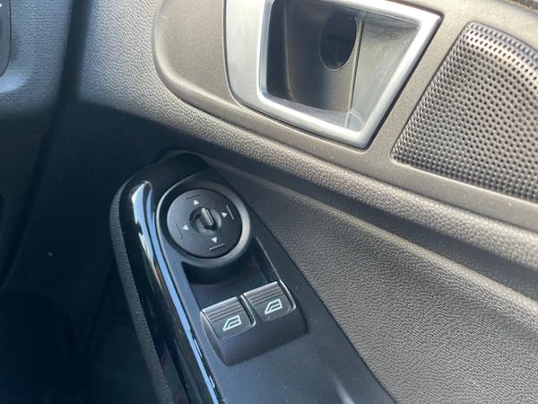 Used Ford Fiesta 2017 for sale - 76122914: Photo 37