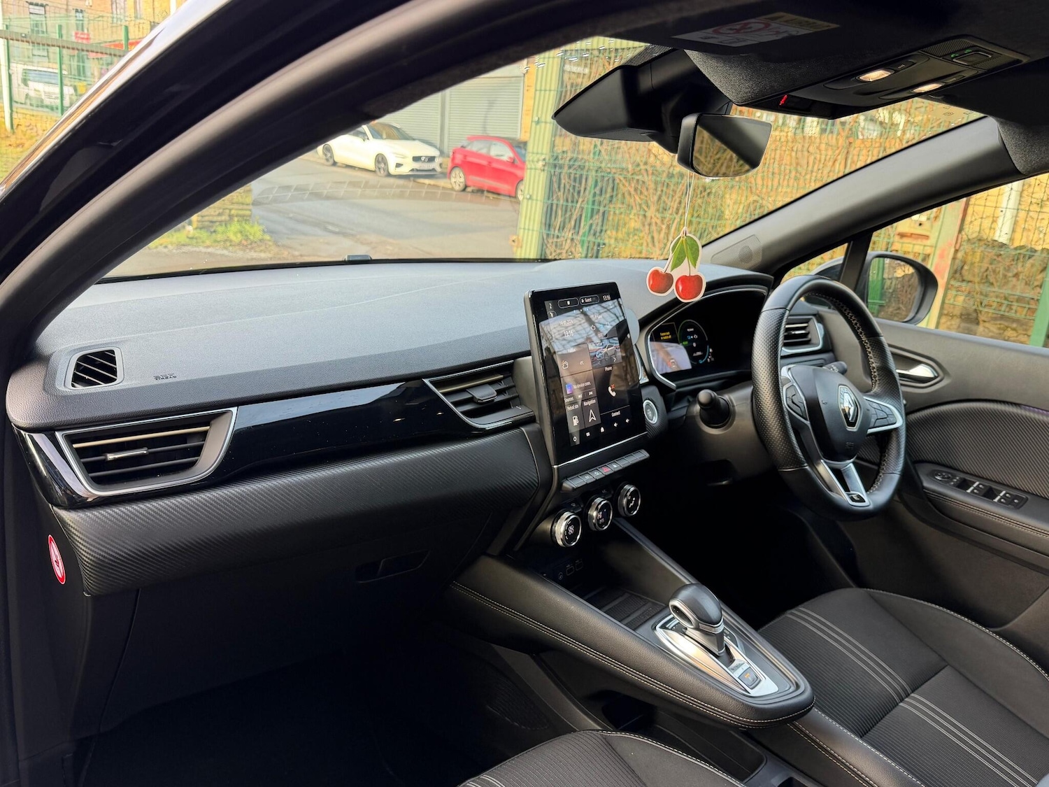 Used Renault Captur for sale - 77216332: Photo 12