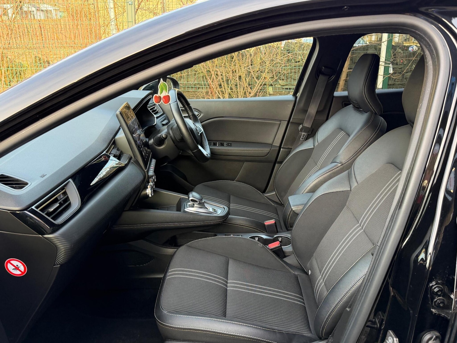 Used Renault Captur for sale - 77216332: Photo 13