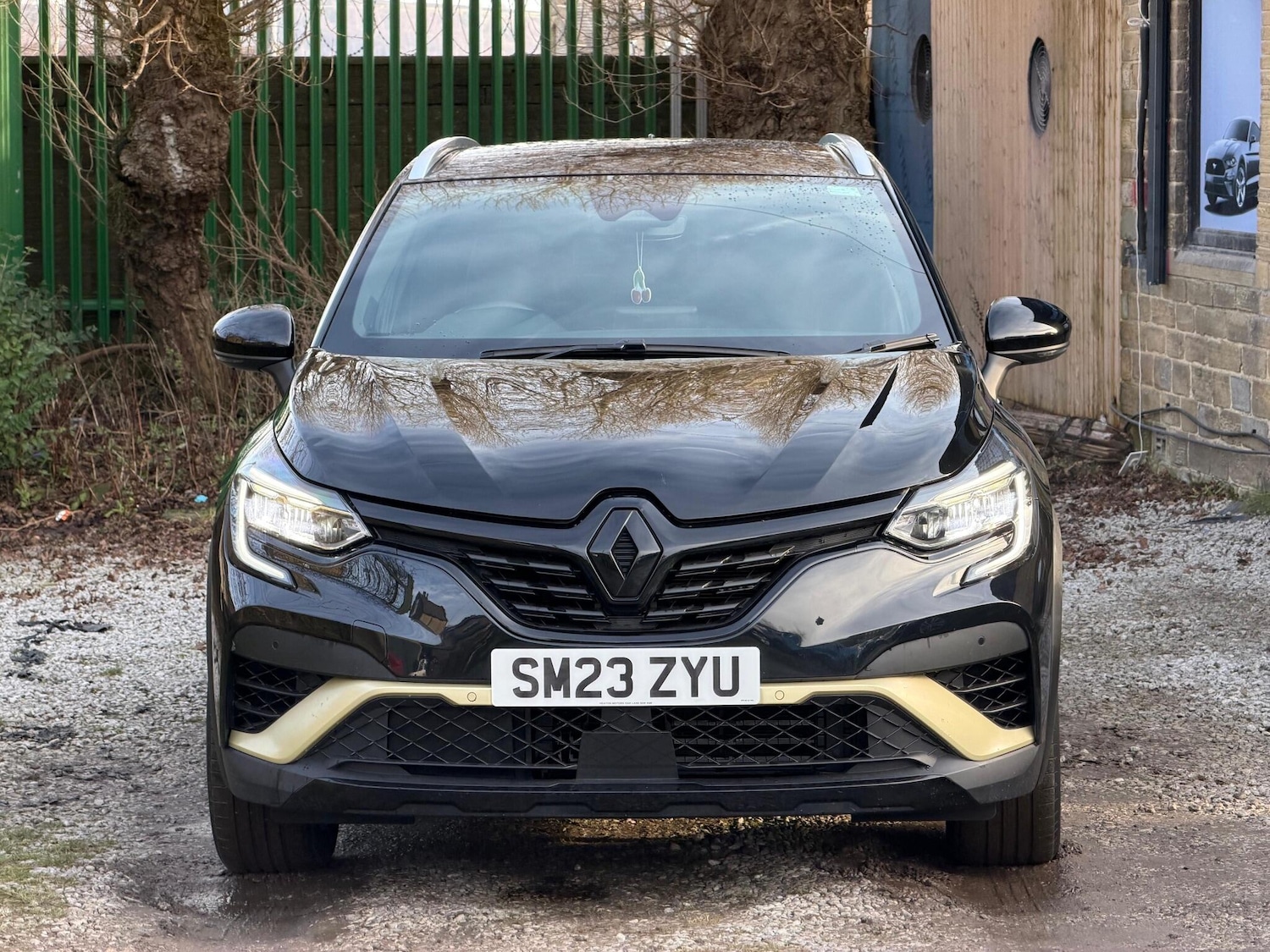 Used Renault Captur for sale - 77216332: Photo 2
