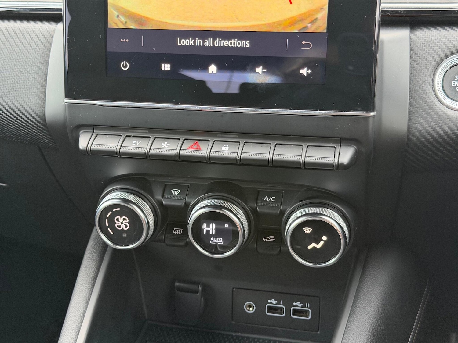 Used Renault Captur for sale - 77216332: Photo 26