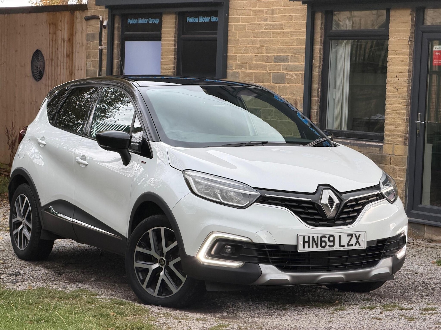 Used Renault Captur 2019 for sale - 76472559: Photo 1