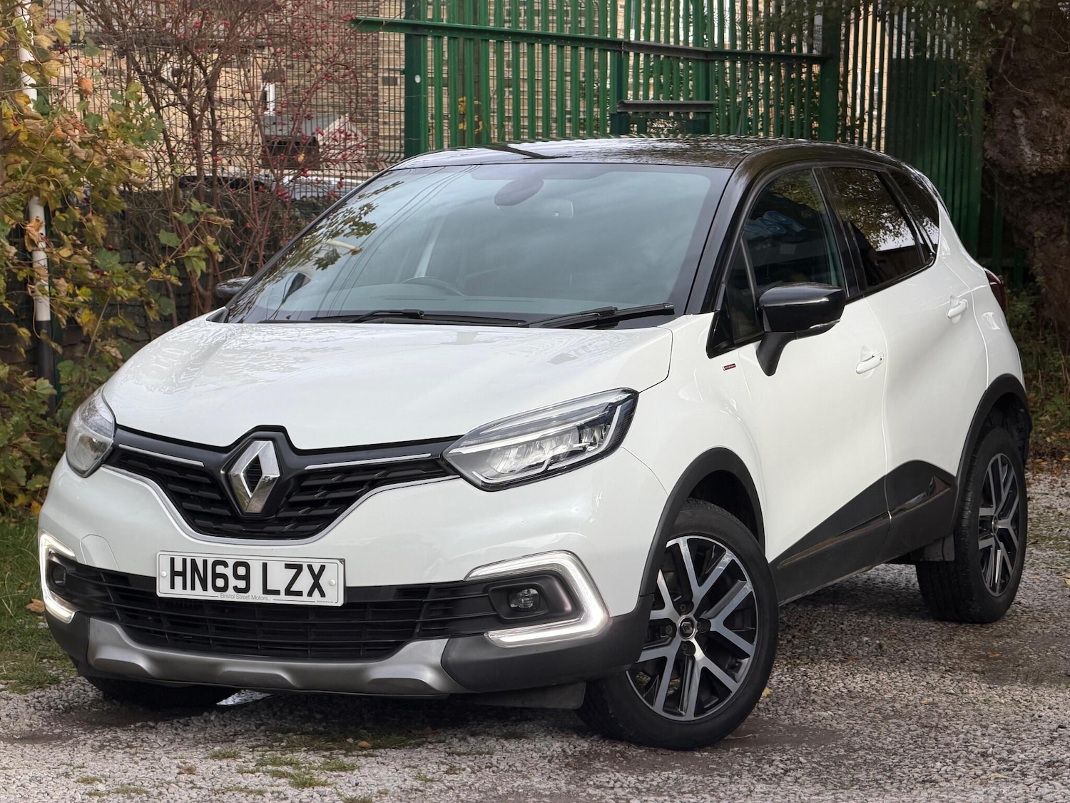 Used Renault Captur 2019 for sale - 76472559: Photo 3