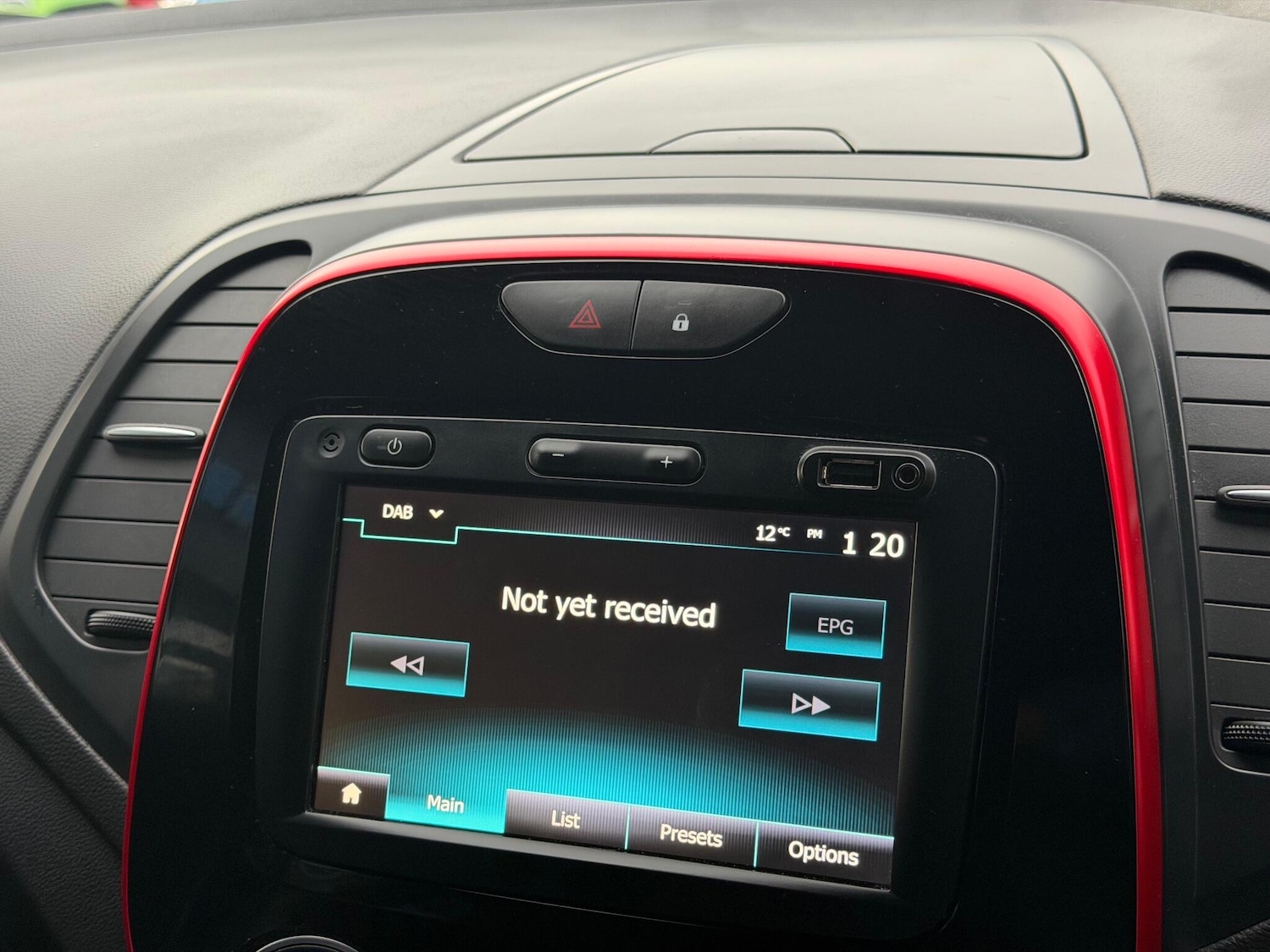 Used Renault Captur 2019 for sale - 76472559: Photo 32