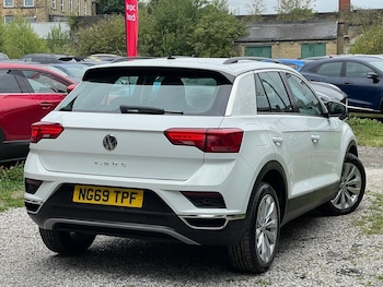 Used Volkswagen T-Roc 2020 for sale - 75669685: Photo
