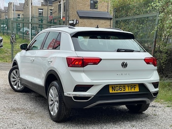 Used Volkswagen T-Roc 2020 for sale - 75669685: Photo