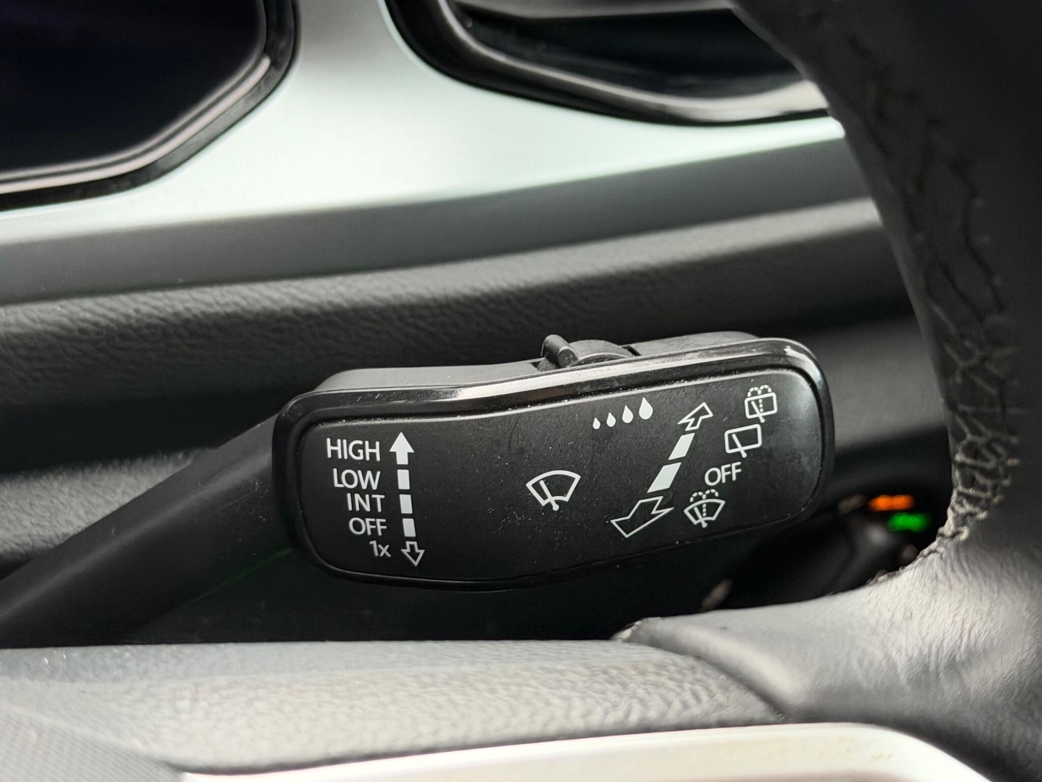 Used Volkswagen T-Roc 2023 for sale - 77400741: Photo 31