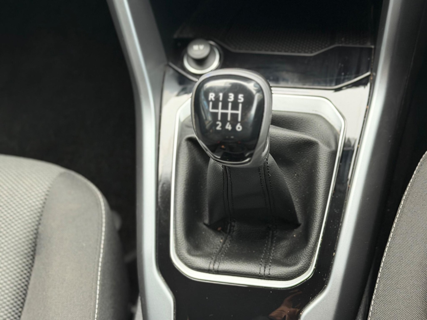 Used Volkswagen T-Roc 2023 for sale - 77400741: Photo 35