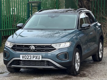 Used Volkswagen T-Roc 2023 for sale - 77400741: Photo