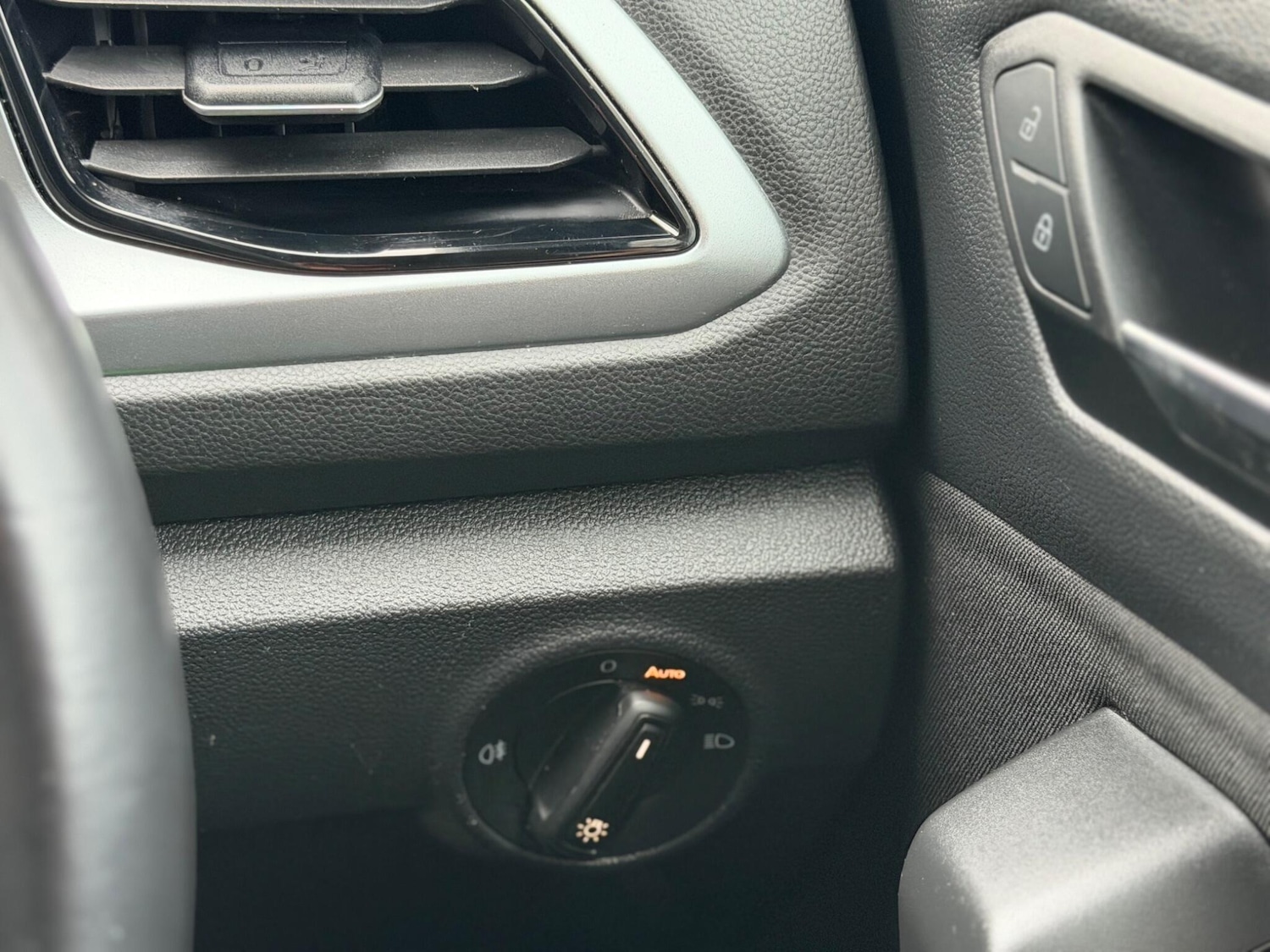 Used Volkswagen T-Roc 2023 for sale - 77400741: Photo 40