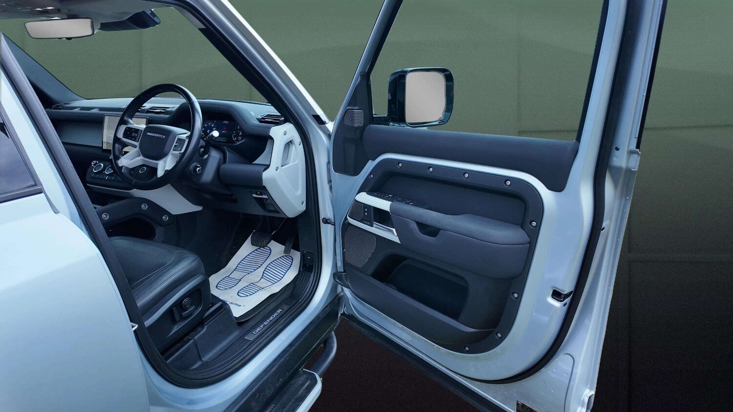 Used Land Rover Defender 2021 for sale - 76275975: Photo 22