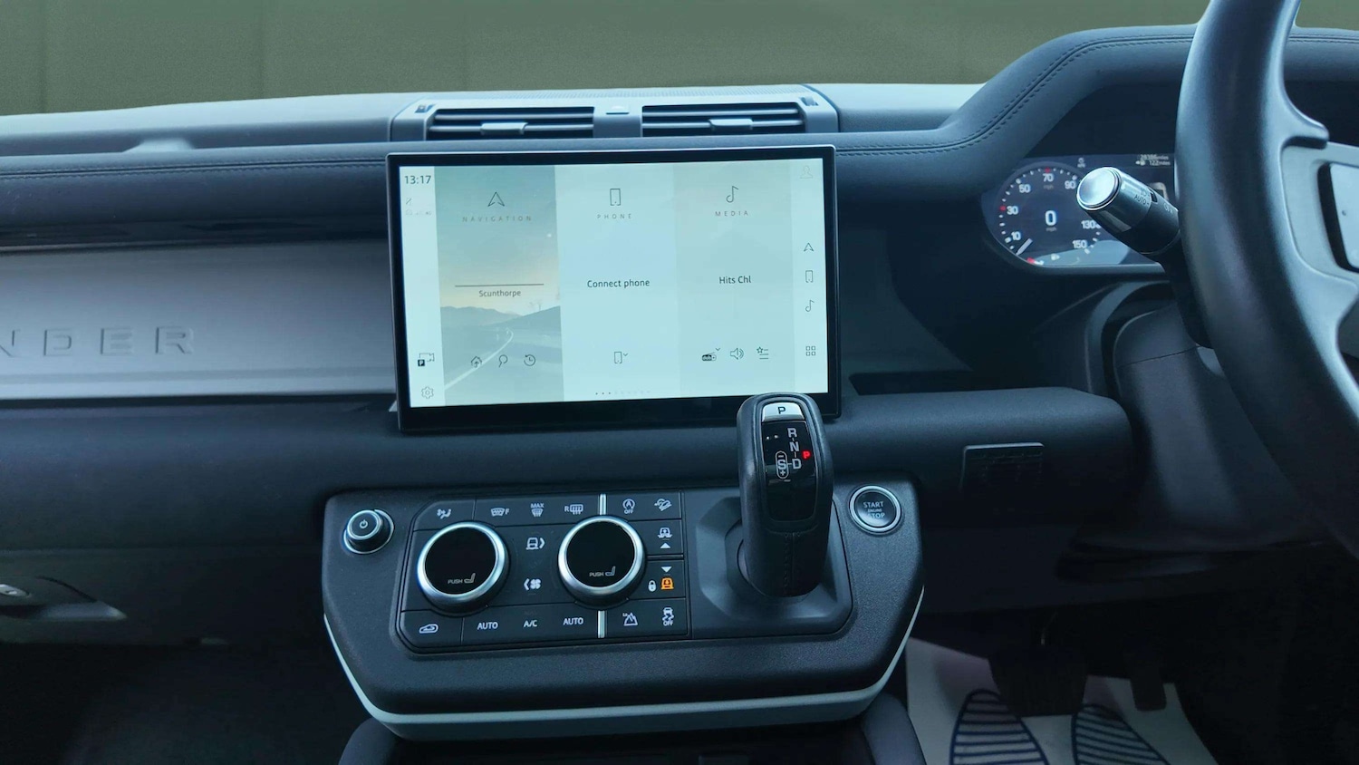 Used Land Rover Defender 2021 for sale - 76275975: Photo 30