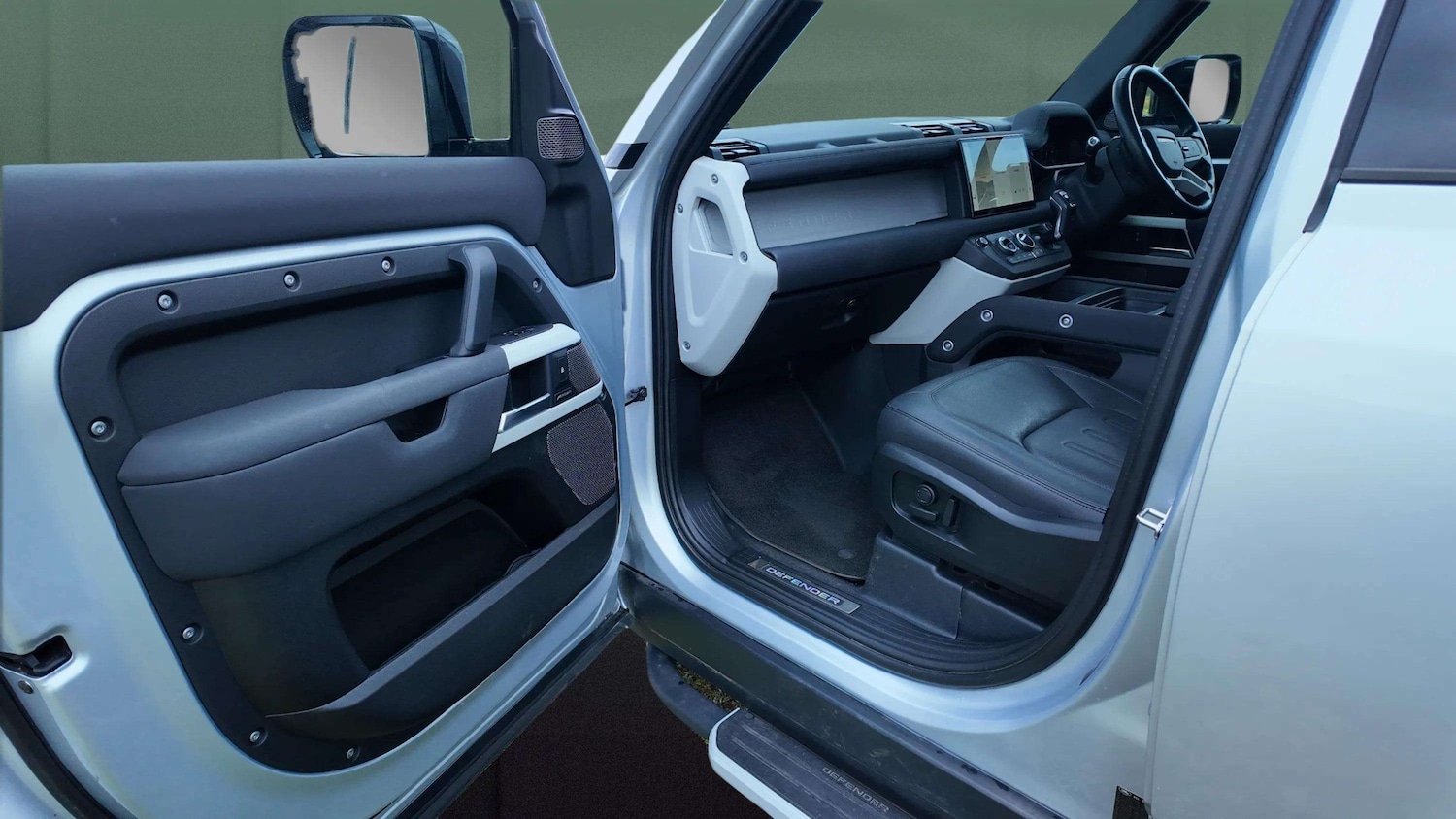 Used Land Rover Defender 2021 for sale - 76275975: Photo 33