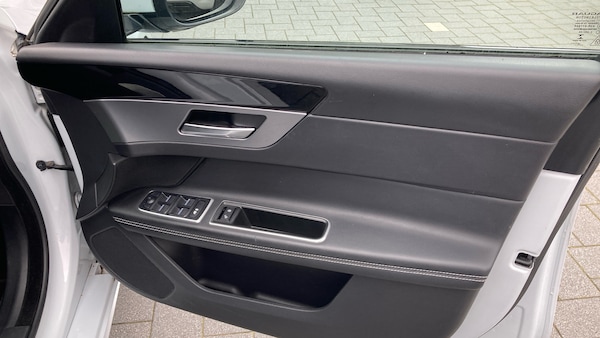 Used Jaguar XF 2020 for sale - 76181922: Photo 22