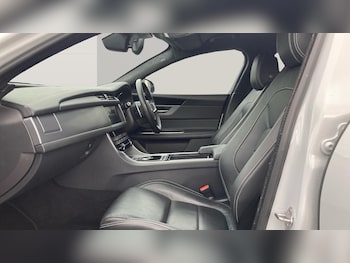 Used Jaguar XF 2020 for sale - 76181922: Photo 3