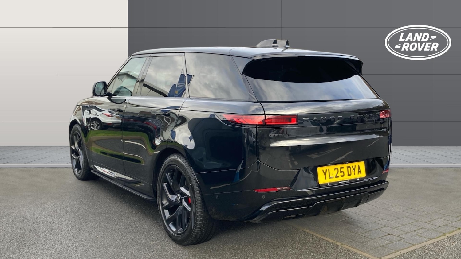 Used Land Rover Range Rover Sport 2025 for sale - 78128297: Photo 2