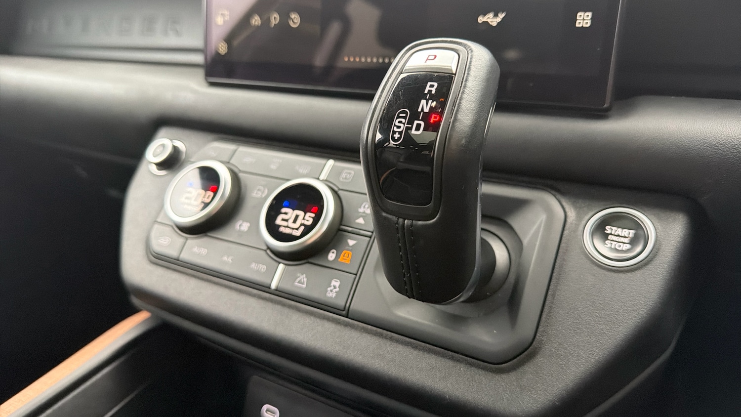 Used Land Rover Defender 2022 for sale - 77639107: Photo 13