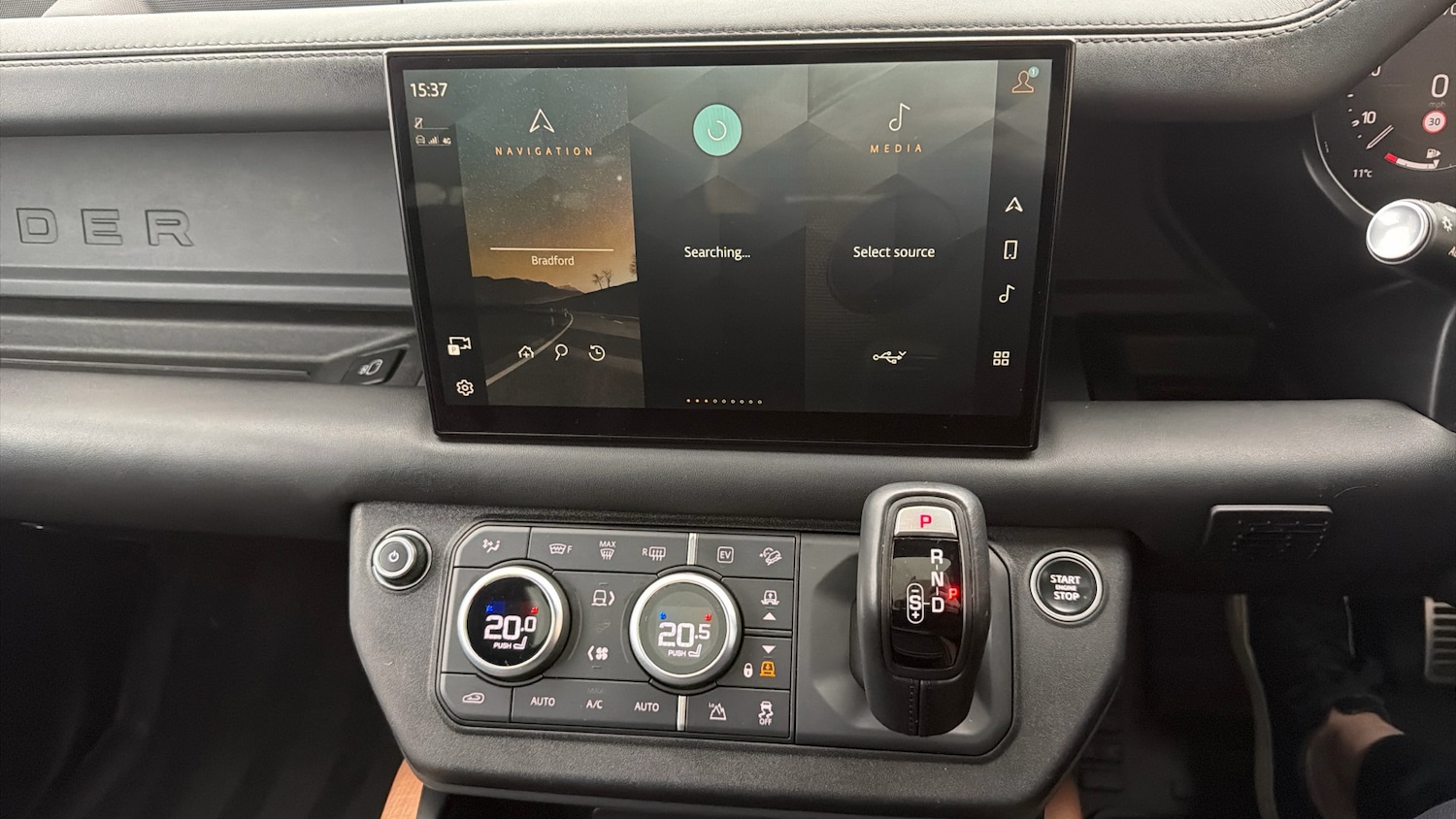 Used Land Rover Defender 2022 for sale - 77639107: Photo 14