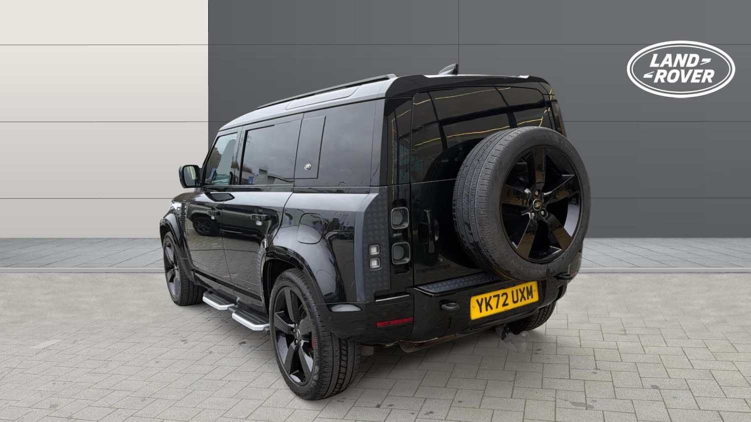 Used Land Rover Defender 2022 for sale - 77639107: Photo 2