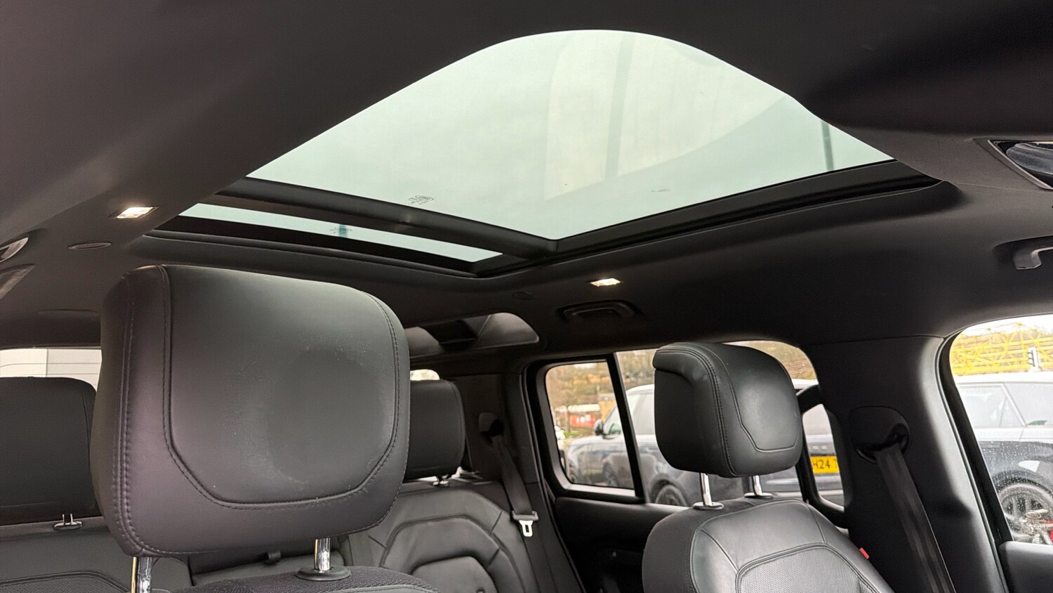 Used Land Rover Defender 2022 for sale - 77639107: Photo 25