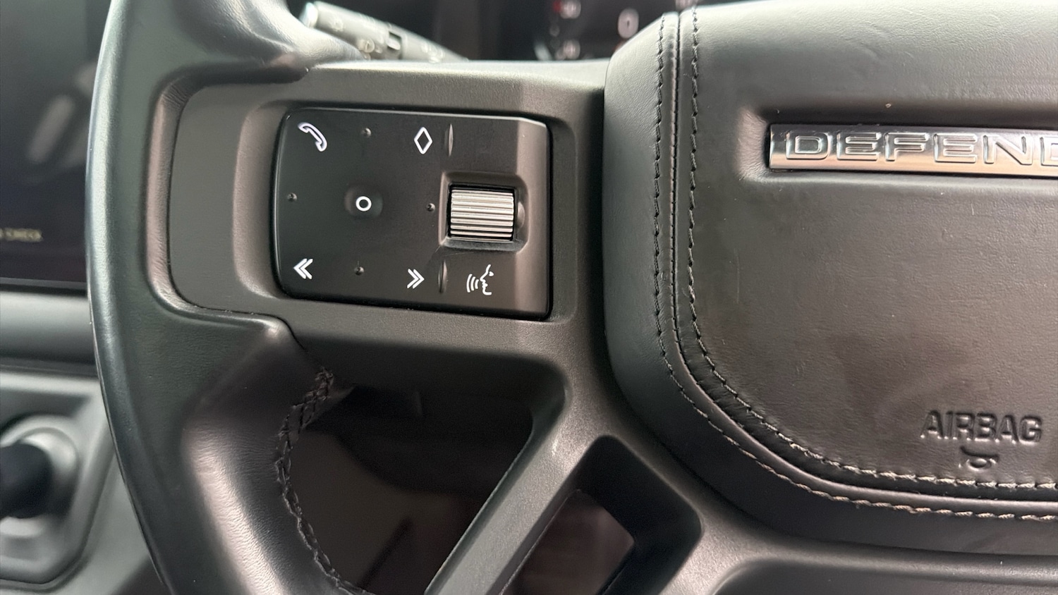 Used Land Rover Defender 2022 for sale - 77639107: Photo 27