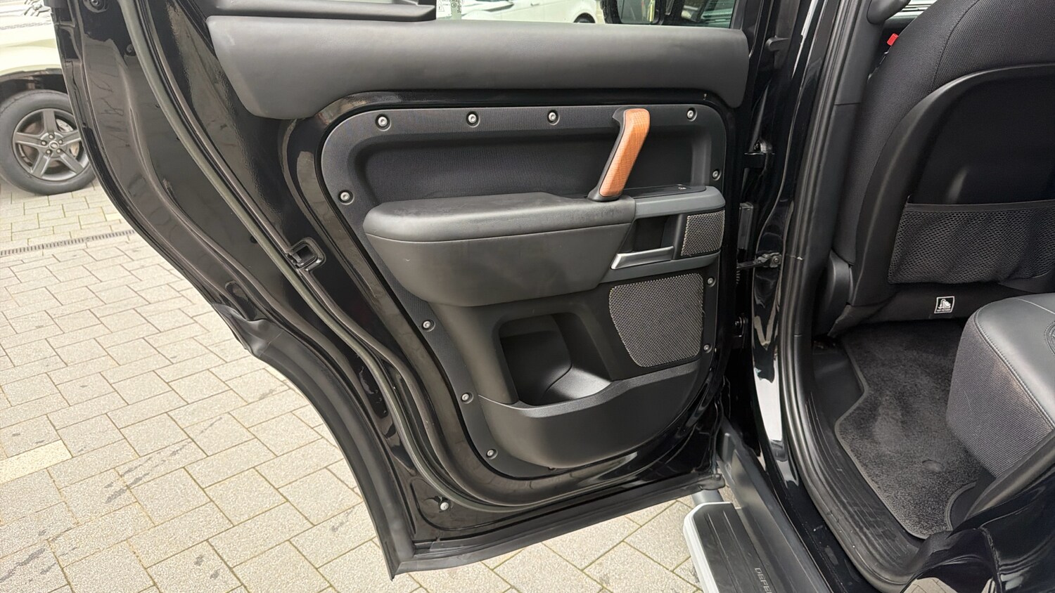 Used Land Rover Defender 2022 for sale - 77639107: Photo 32