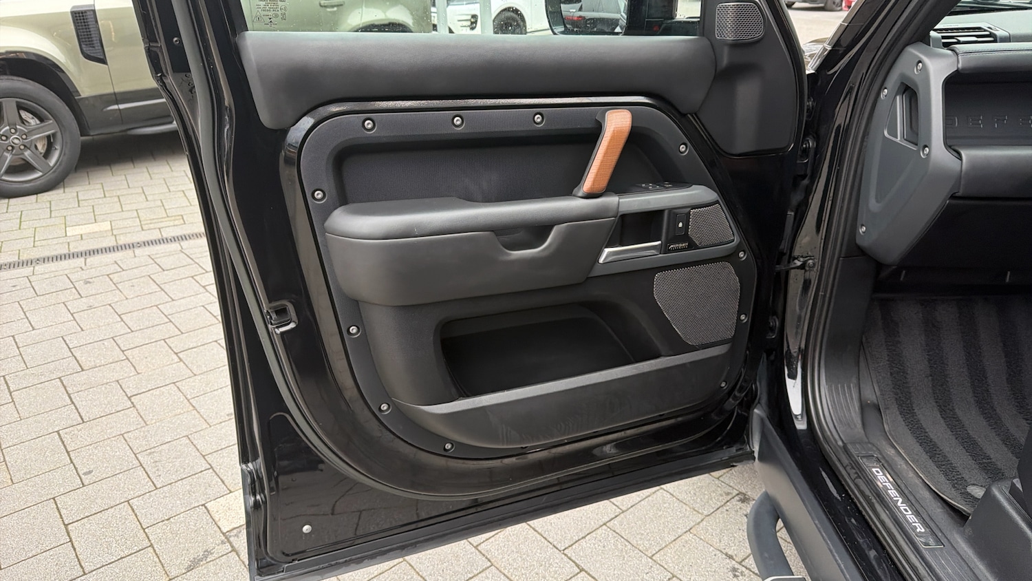 Used Land Rover Defender 2022 for sale - 77639107: Photo 33