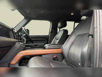 Used Land Rover Defender 2022 for sale - 77639107: Photo