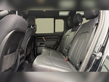 Used Land Rover Defender 2022 for sale - 77639107: Photo