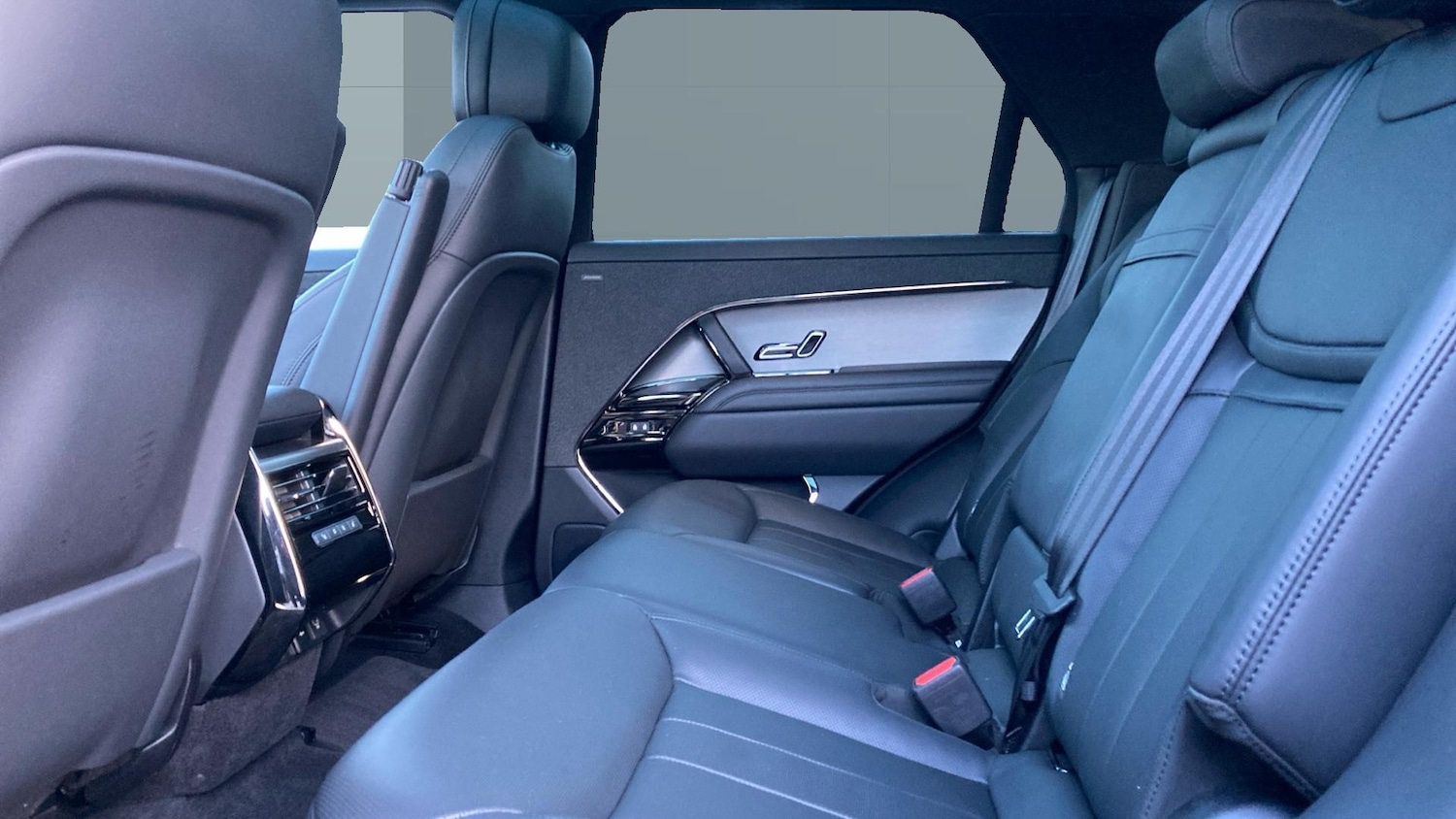 Used Land Rover Range Rover Sport 2025 for sale - 76836894: Photo 4