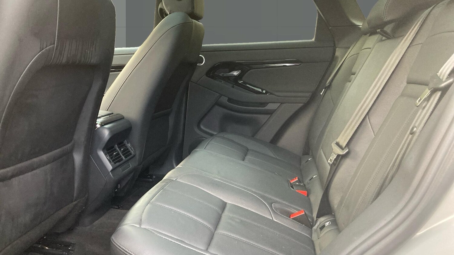 Used Land Rover Range Rover Evoque 2025 for sale - 76554893: Photo 4