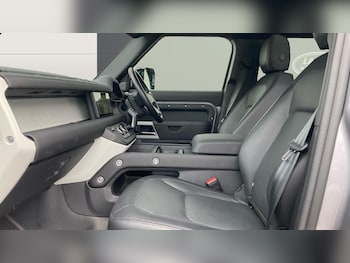 Used Land Rover Defender 2024 for sale - 75502197: Photo