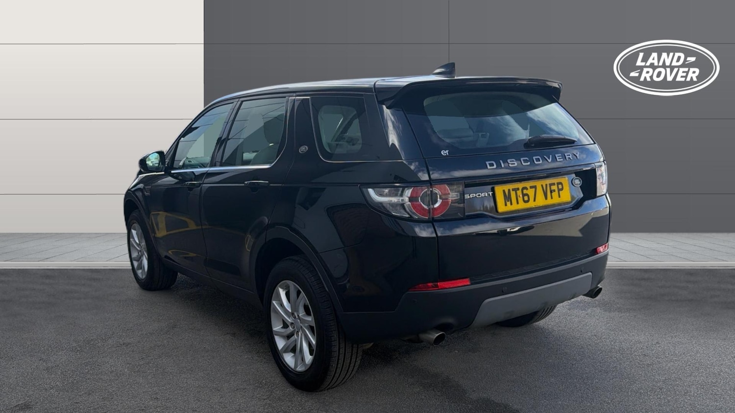 Used Land Rover Discovery Sport 2017 for sale - 78067369: Photo 2
