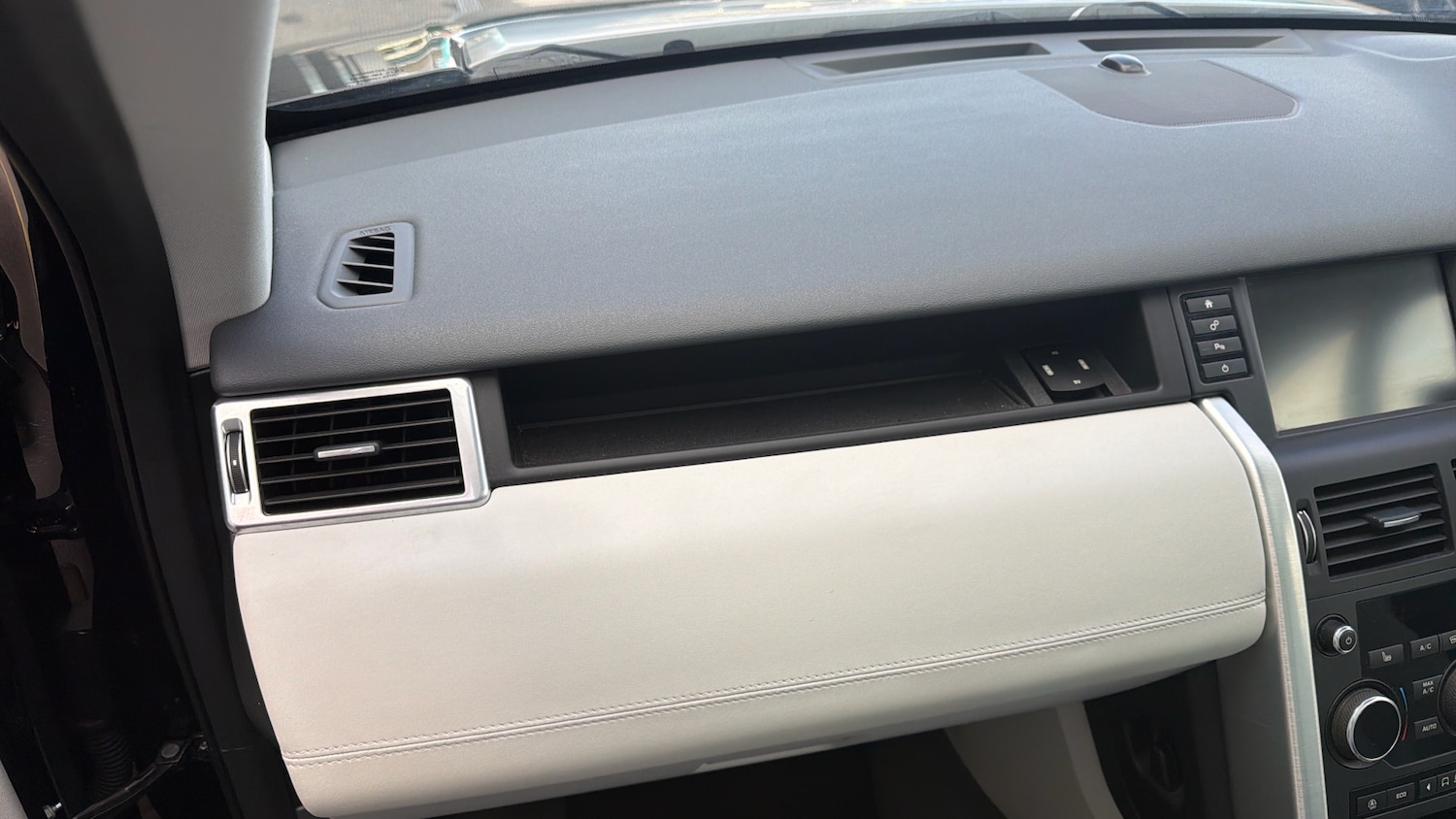 Used Land Rover Discovery Sport 2017 for sale - 78067369: Photo 22