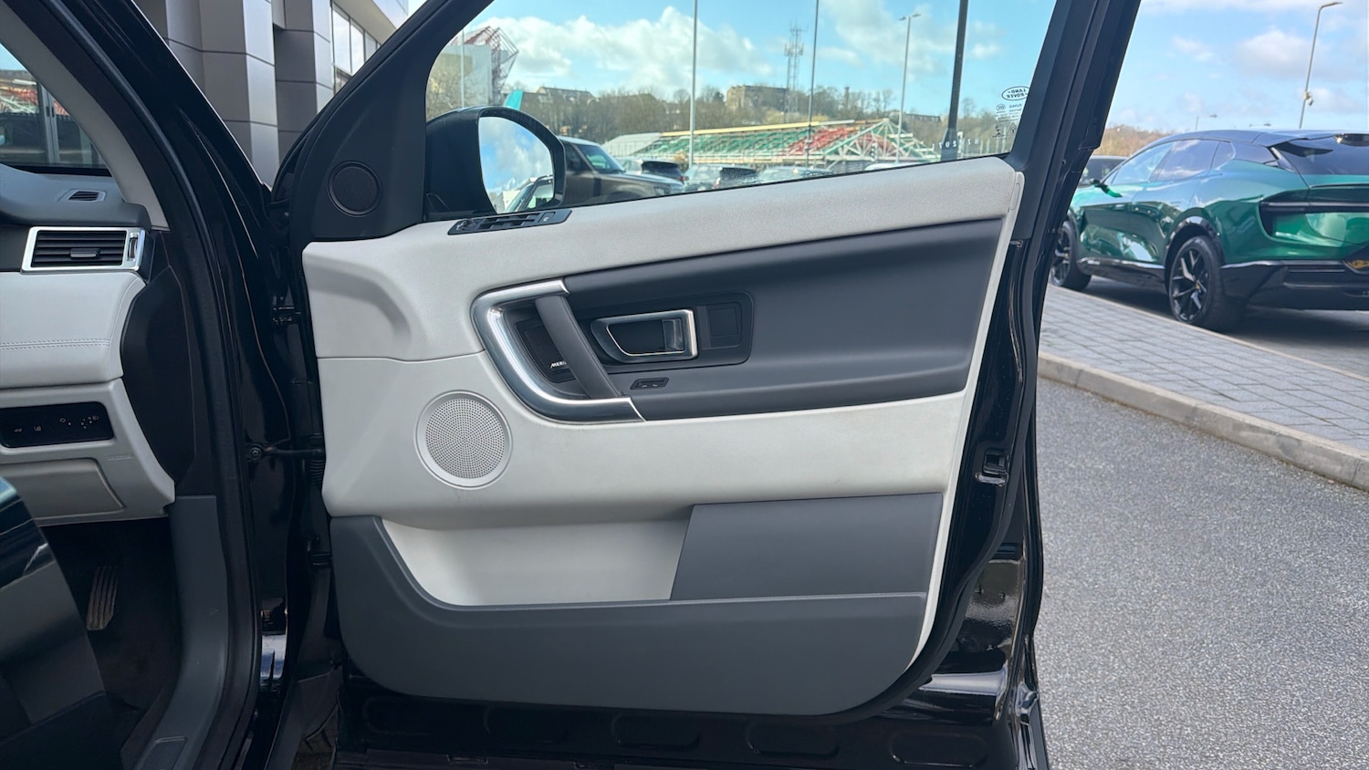 Used Land Rover Discovery Sport 2017 for sale - 78067369: Photo 23