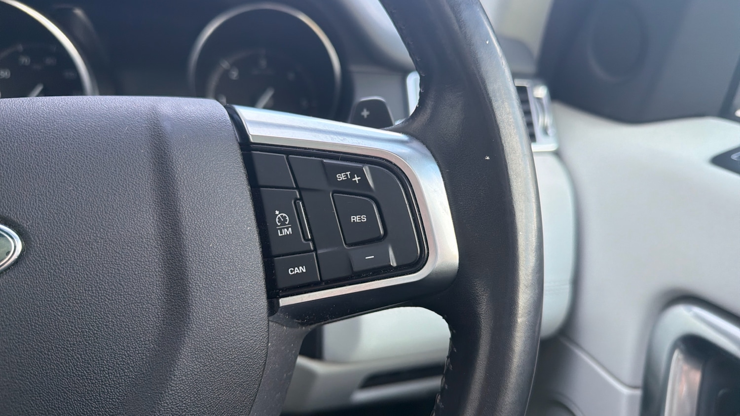 Used Land Rover Discovery Sport 2017 for sale - 78067369: Photo 27