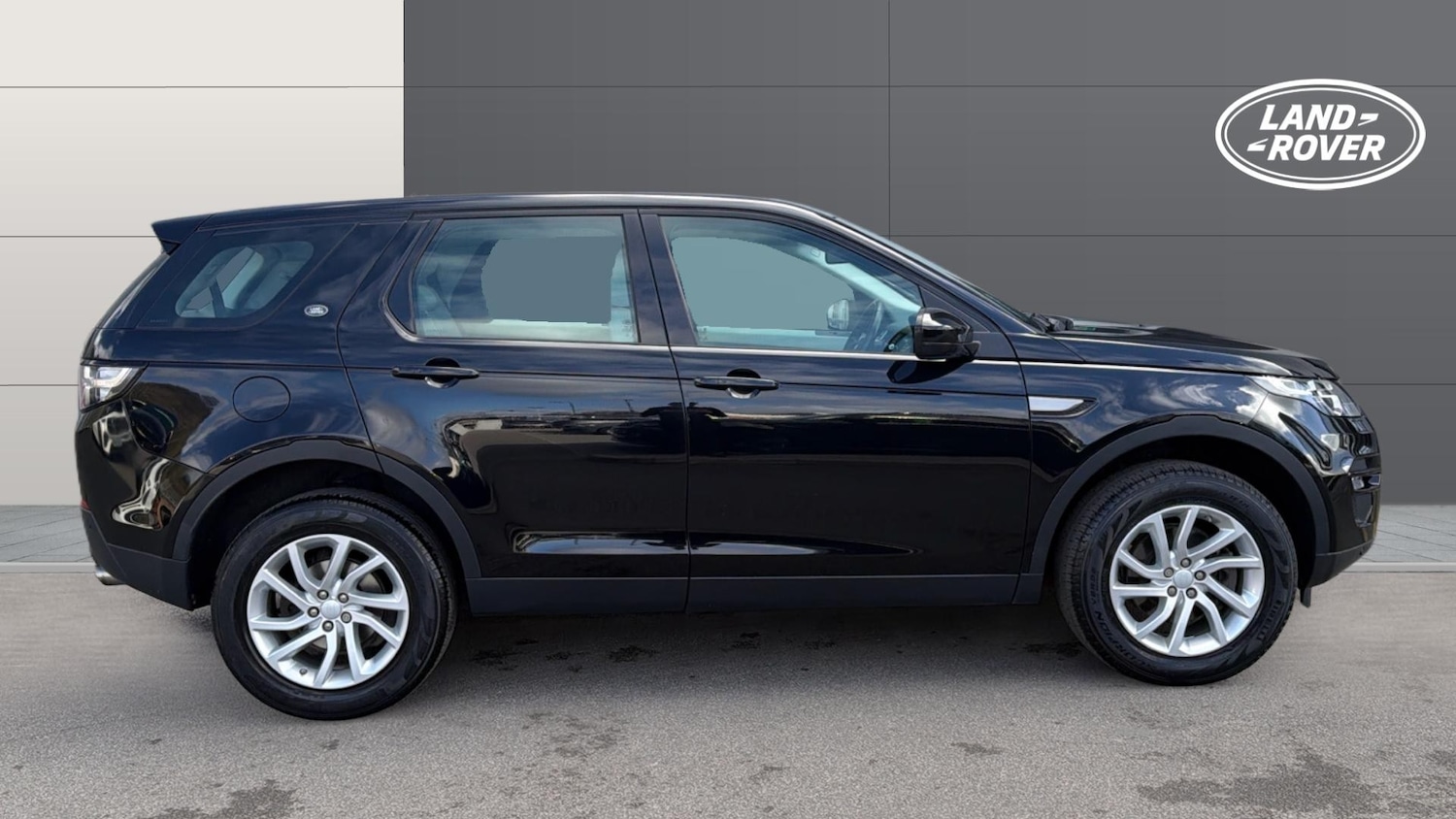 Used Land Rover Discovery Sport 2017 for sale - 78067369: Photo 5