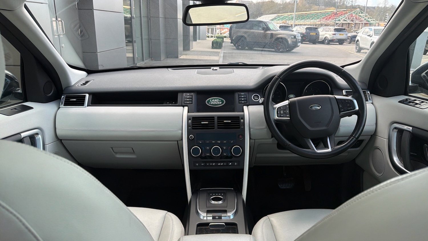 Used Land Rover Discovery Sport 2017 for sale - 78067369: Photo 9