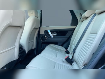 Used Land Rover Discovery Sport 2020 for sale - 76737953: Photo