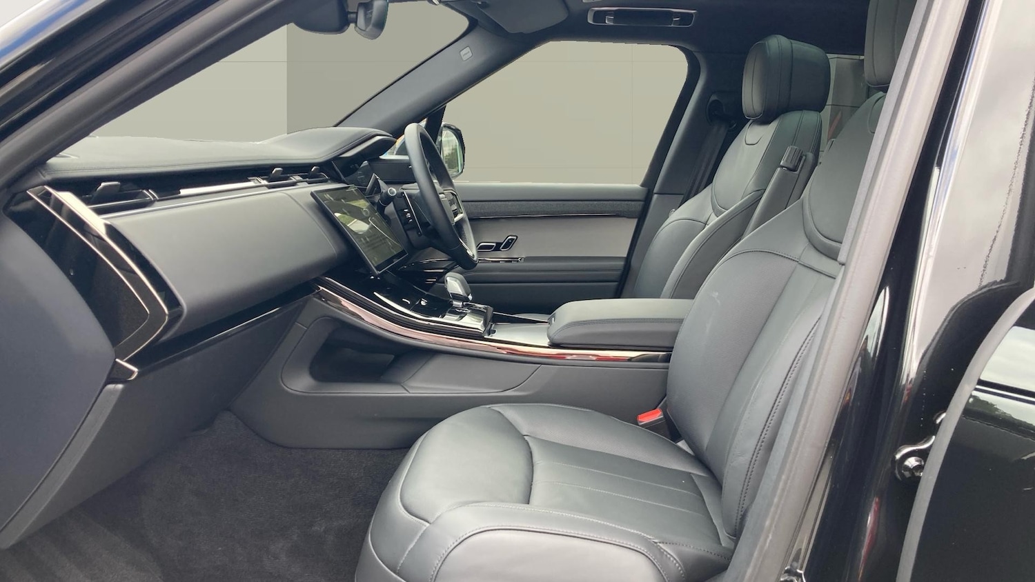 Used Land Rover Range Rover Sport 2025 for sale - 76228134: Photo 3