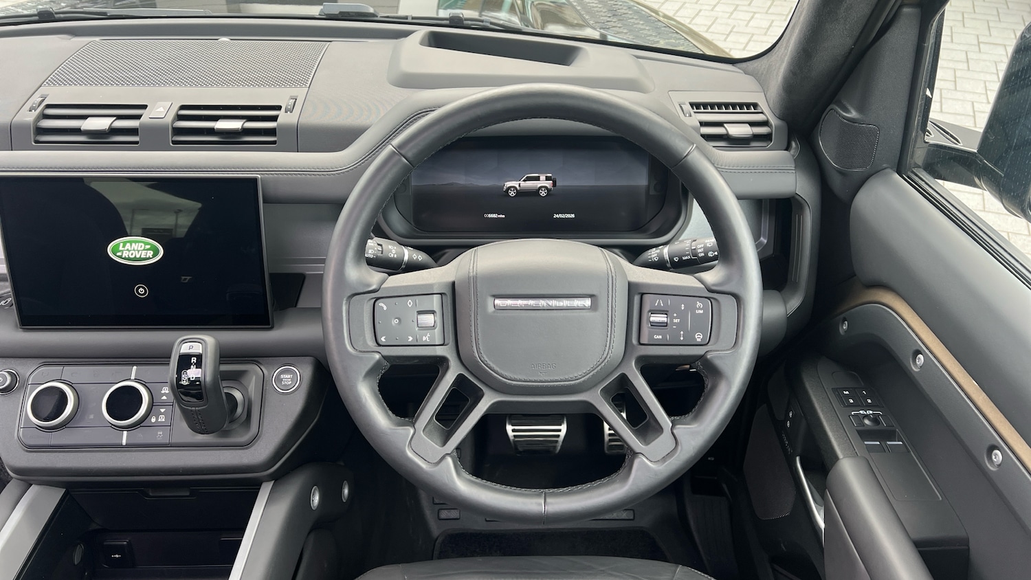 Used Land Rover Defender 2024 for sale - 77619745: Photo 15