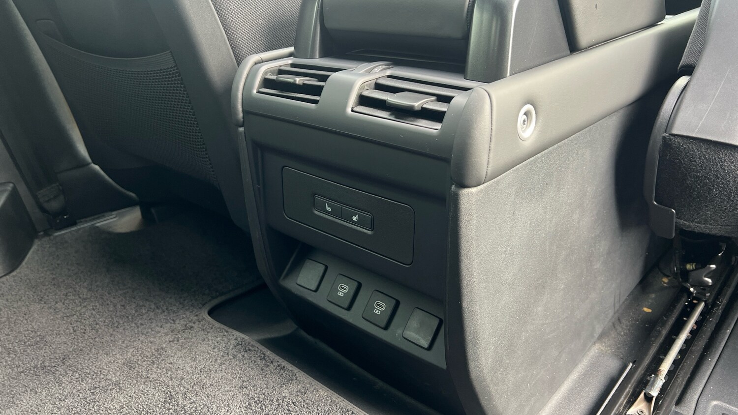 Used Land Rover Defender 2024 for sale - 77619745: Photo 18