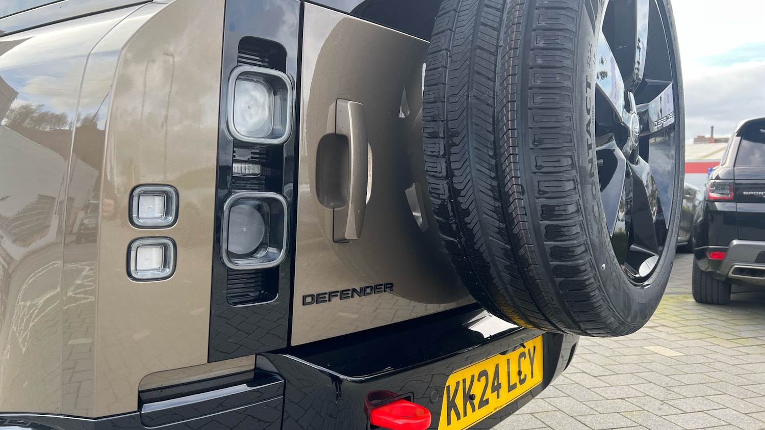 Used Land Rover Defender 2024 for sale - 77619745: Photo 19