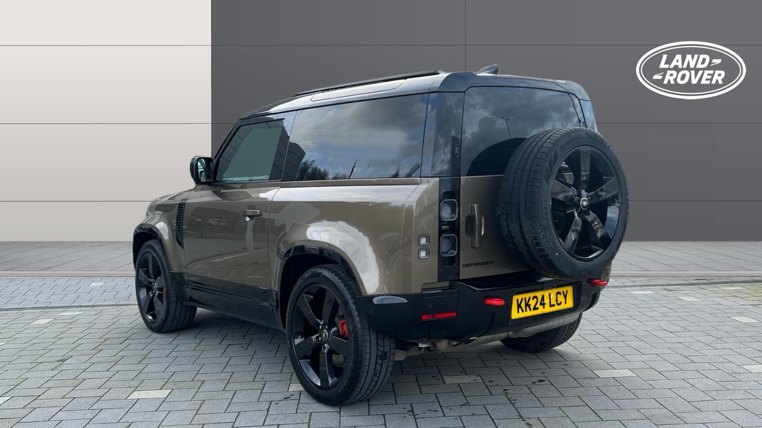 Used Land Rover Defender 2024 for sale - 77619745: Photo 2