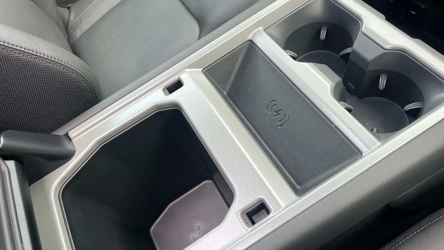 Used Land Rover Defender 2024 for sale - 77619745: Photo 26