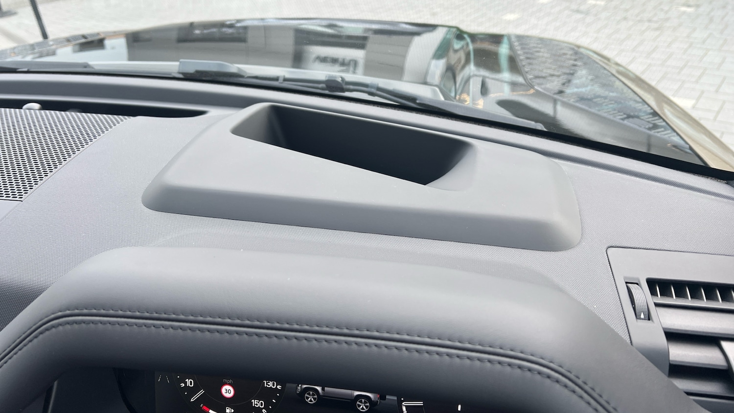 Used Land Rover Defender 2024 for sale - 77619745: Photo 29