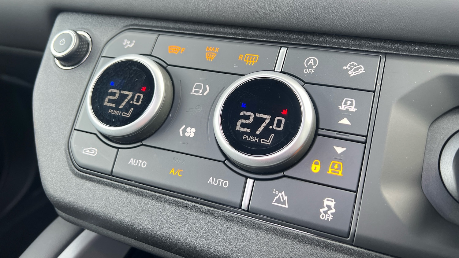 Used Land Rover Defender 2024 for sale - 77619745: Photo 33