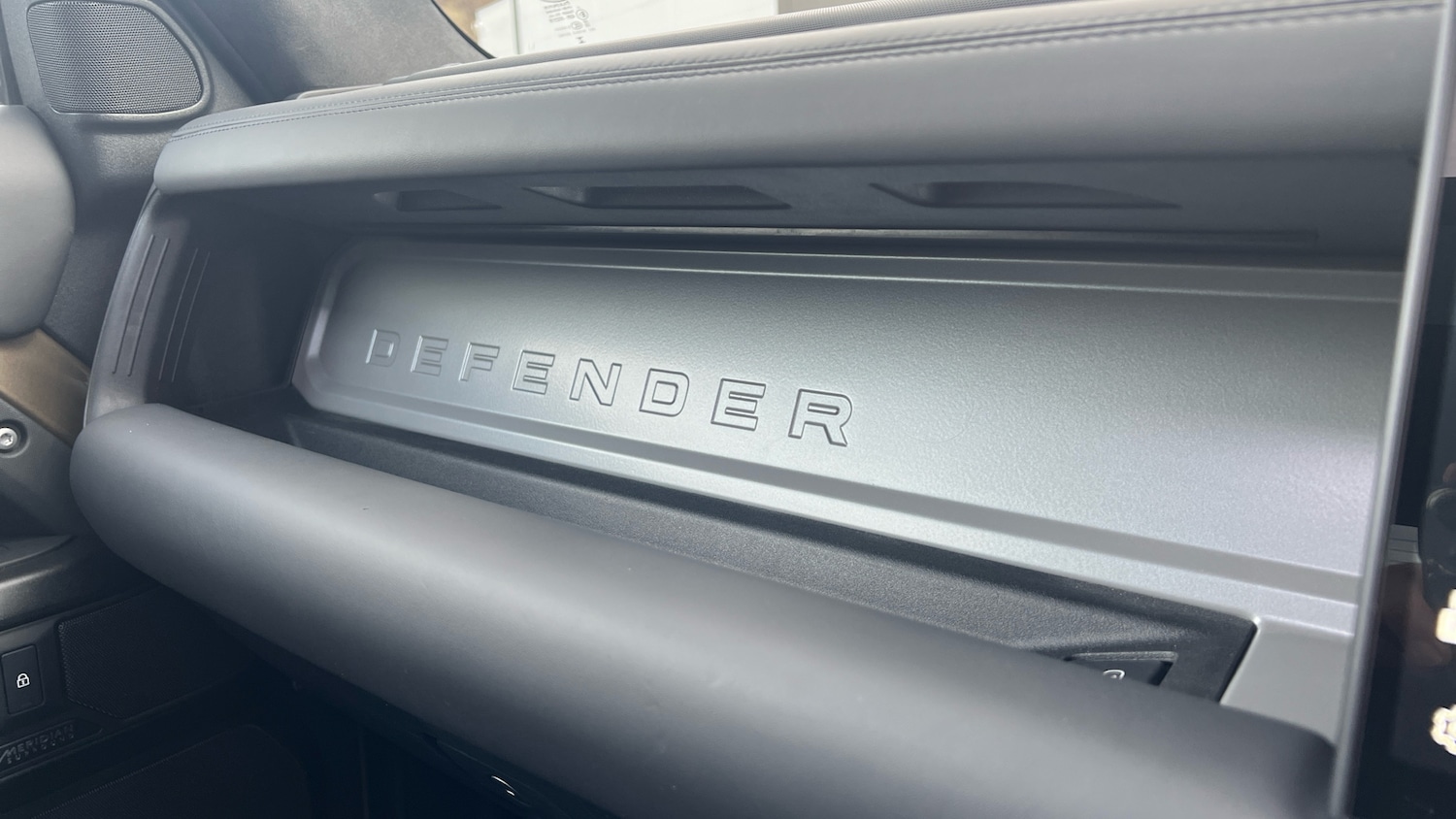 Used Land Rover Defender 2024 for sale - 77619745: Photo 34