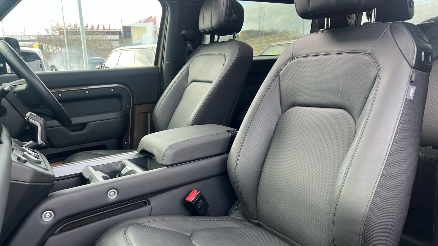 Used Land Rover Defender 2024 for sale - 77619745: Photo 35